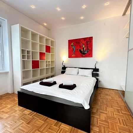 Charming Starry Night Apartment ليوبليانا المظهر الخارجي الصورة
