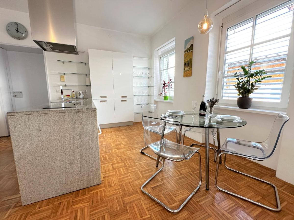 Charming Starry Night Apartment ليوبليانا المظهر الخارجي الصورة