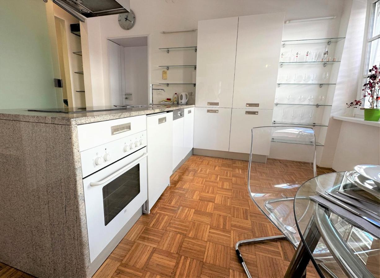 Charming Starry Night Apartment ليوبليانا المظهر الخارجي الصورة