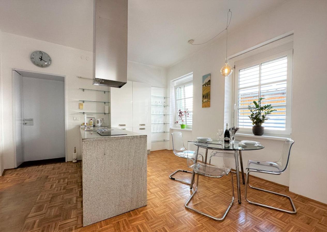 Charming Starry Night Apartment ليوبليانا المظهر الخارجي الصورة