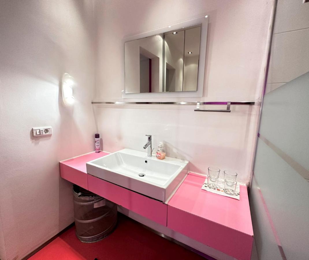 Charming Starry Night Apartment ليوبليانا المظهر الخارجي الصورة