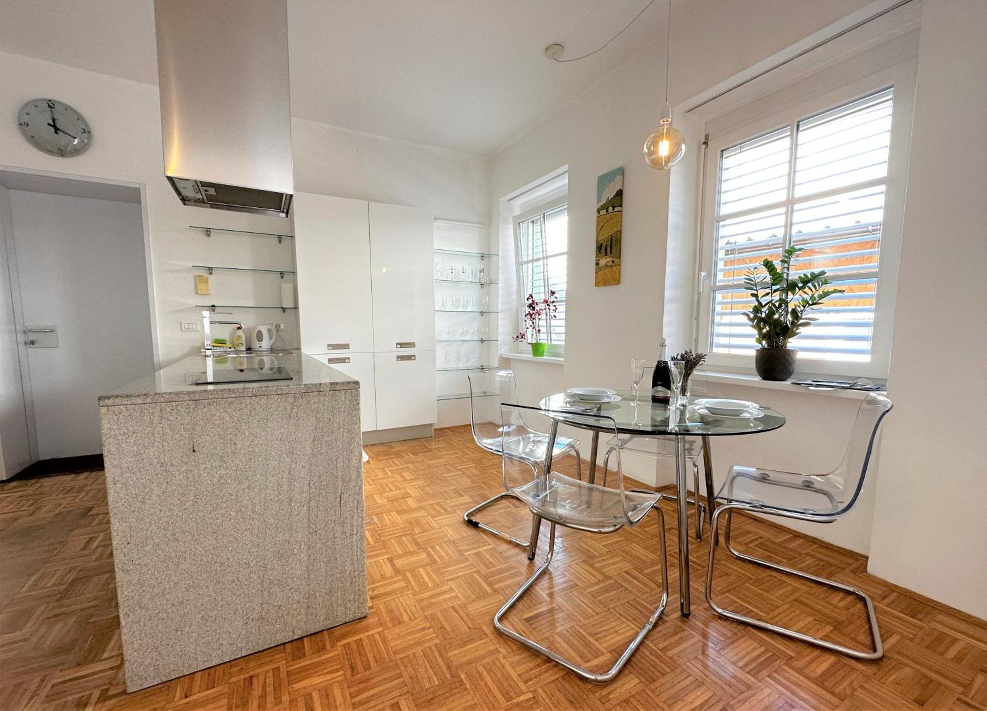 Charming Starry Night Apartment ليوبليانا المظهر الخارجي الصورة